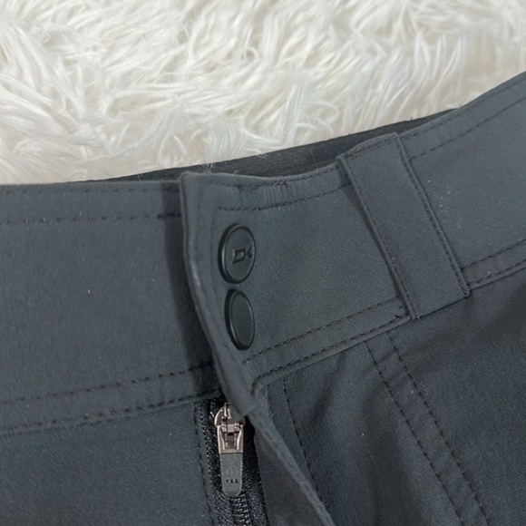 Dakine Black Water Resistant Faye Shorts NWT - Picture 6 of 12